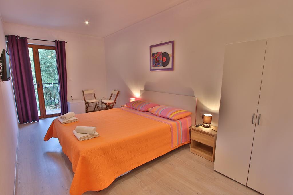 Rooms And Apartment Feral Rovinj Exterior foto
